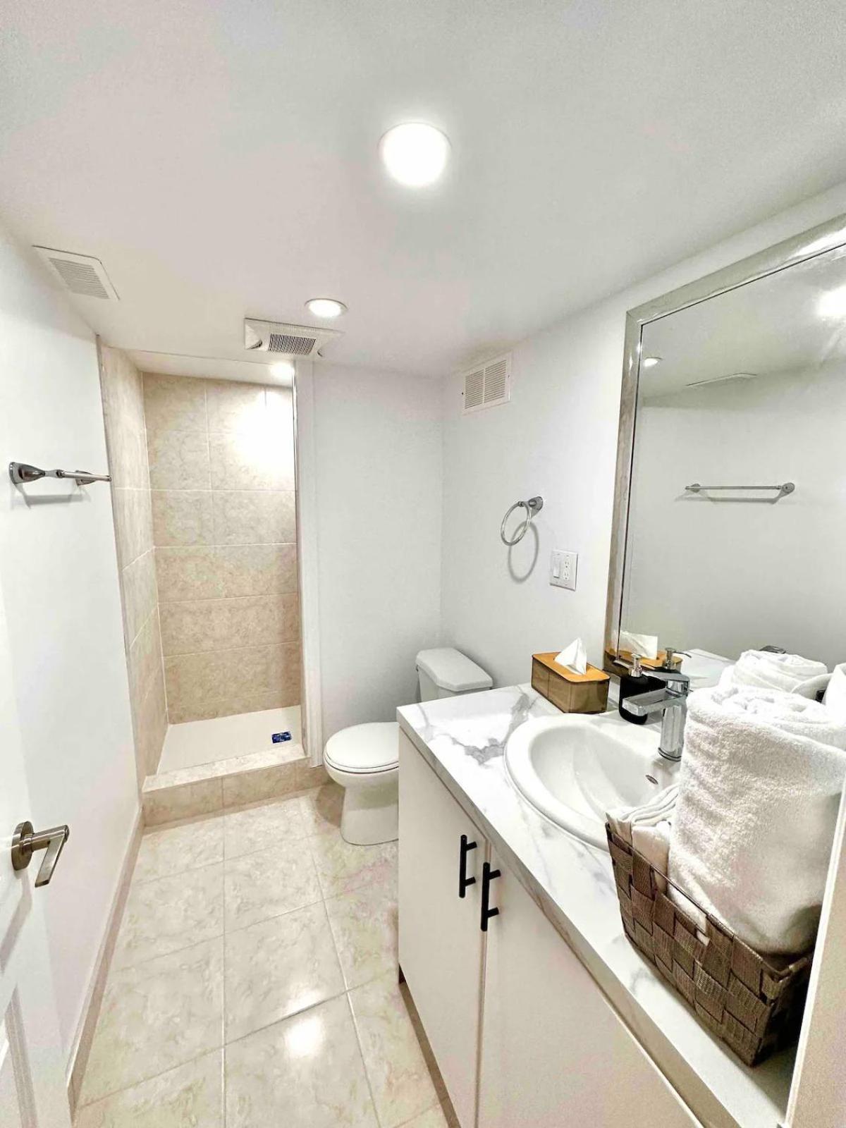 Entire Home In Niagara Falls, Canada Extérieur photo